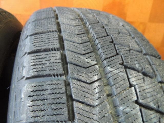 T635 205/60R16 ブリヂストン スタッドレス2本 2019年製 シワ - メルカリ