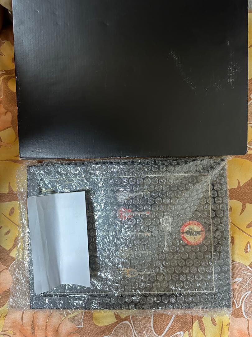 布袋寅泰　30周年メモリアル・ギターピンズセット