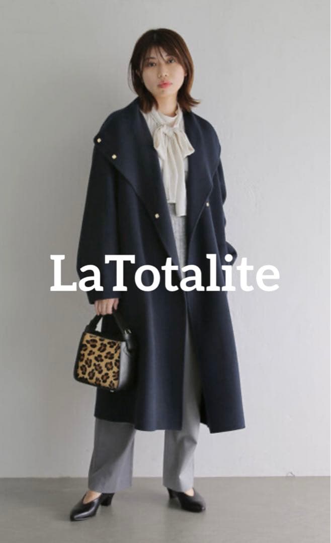 ラトータリテ リバーハイネックロングコート ネイビー - メルカリ