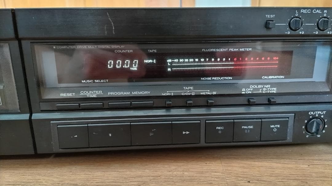 ジャンク品 扱い】【送料込み】日立 Lo-Dカセットデッキ D-707Ⅱ