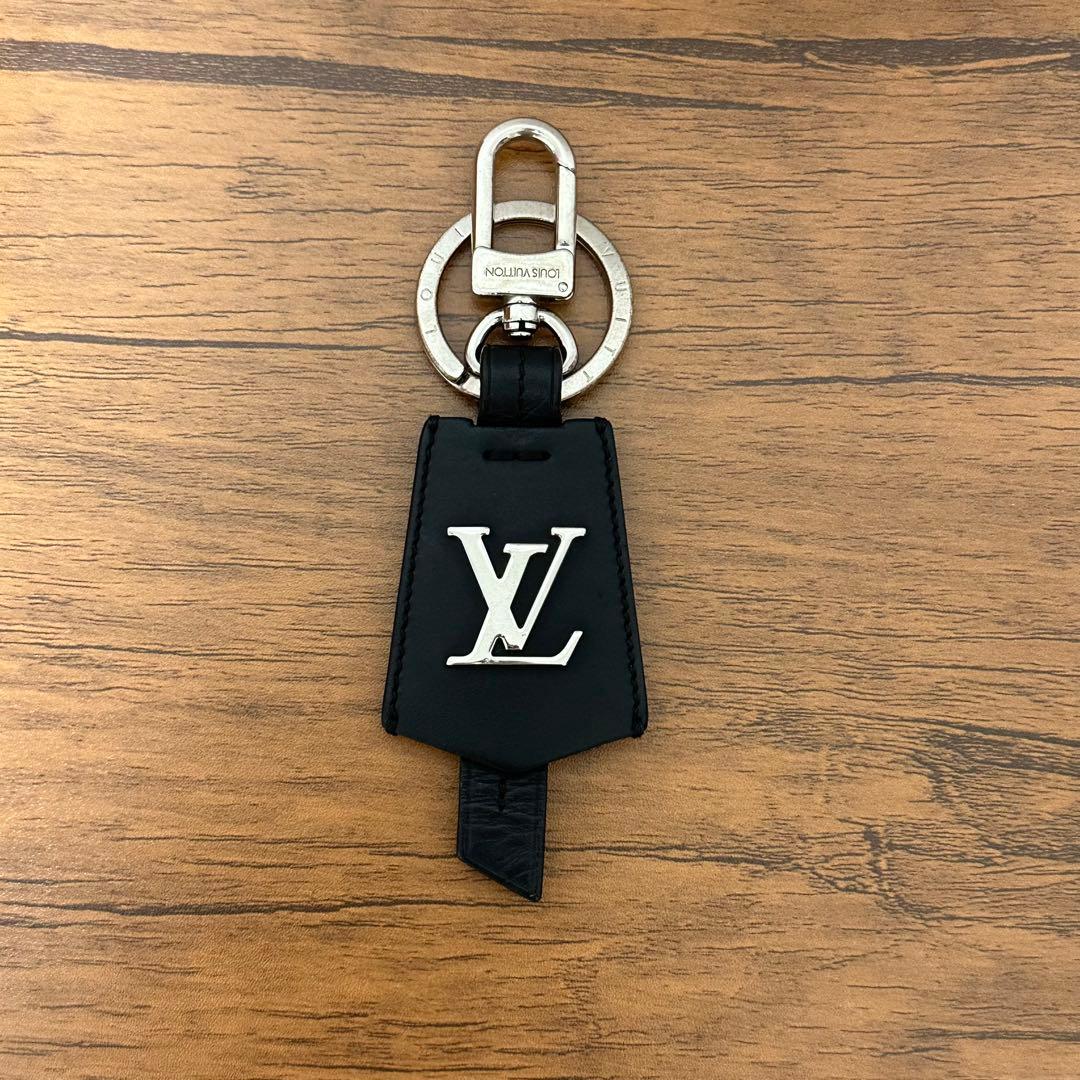 美品 ルイヴィトン キーホルダー LV クロッシュ クレ キーリング 完売