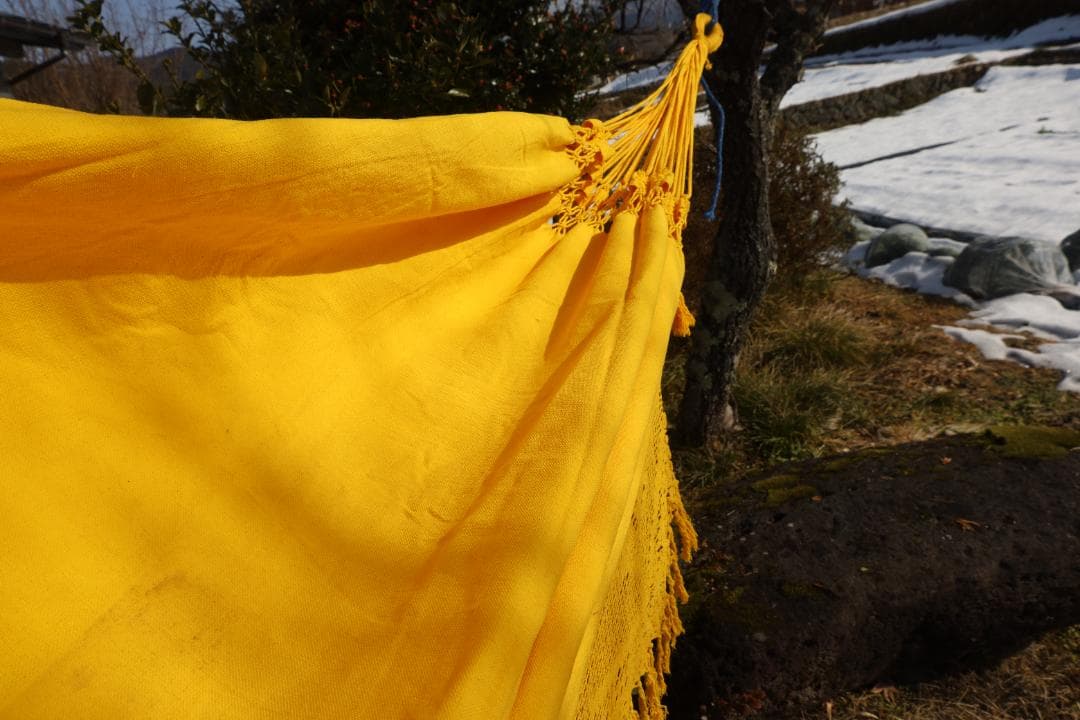 黄色いフリンジ付きハンモック ブラジル式