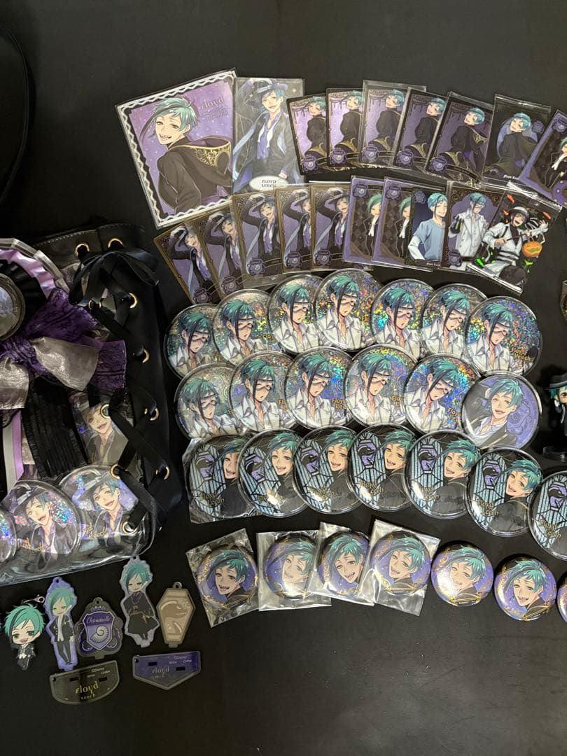 フロイド リーチ 痛バ ツイステ namco 缶バッジ 寮服 - メルカリ