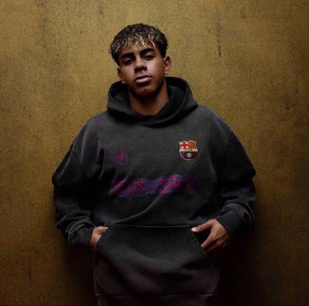 トラヴィススコット ナイキ バルセロナ パーカー フーディ 山中柔太朗