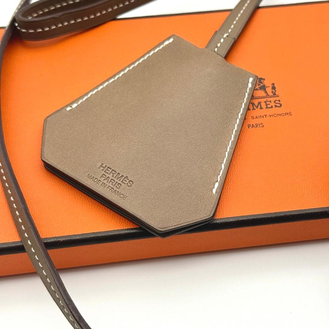 美品 HERMES レザー クロシェット キーリング チャーム エトゥープ