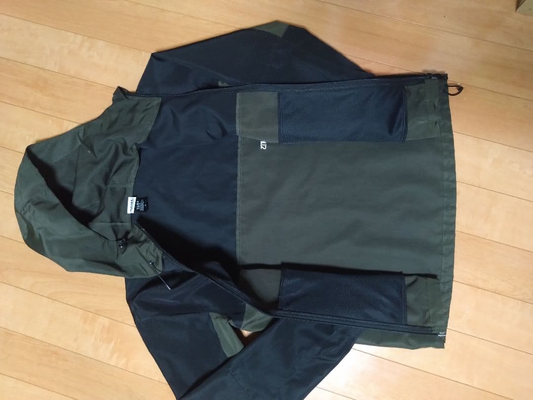 廃盤】2021年頃 RASH WETSUITS ナイロンジャケット - メルカリ