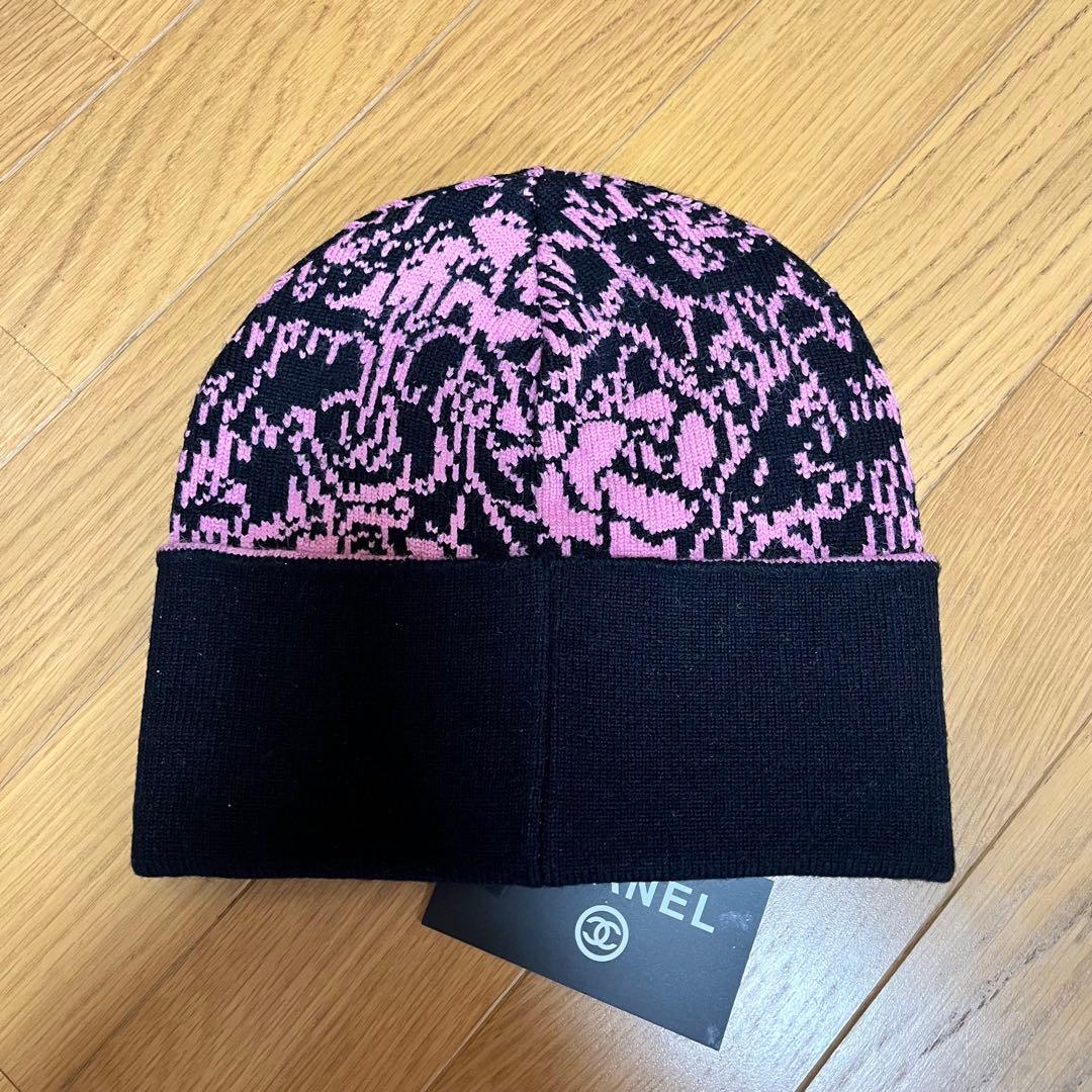 CHANEL ロゴ入り ビーニー帽子 黒・ピンク ノベルティ シャネル - メルカリ