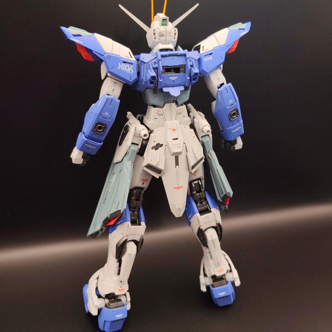 MG1/100 フリーダムガンダムver.2.0塗装（ライジング風改造）