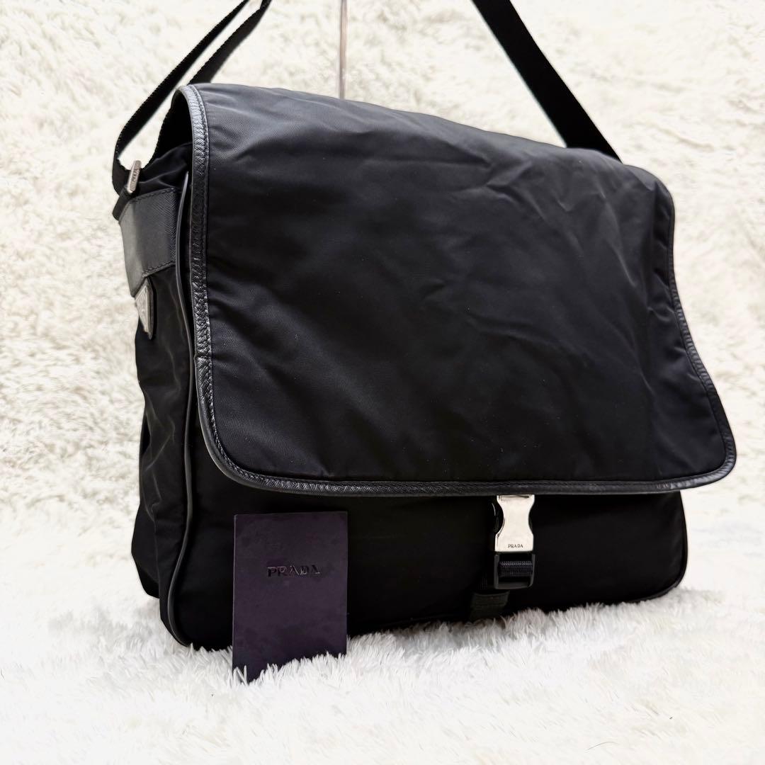 PRADAプラダ テスート 黒 メッセンジャーバッグ 三角ロゴ サフィアーノ PRADA（プラダ） 美品 テスート 三角ロゴプレート サフィアーノレザー