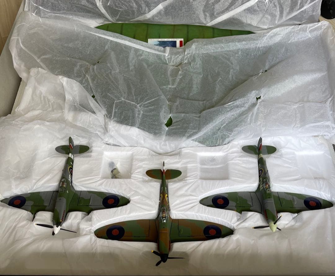 絶版新品希少 Corgi/コーギー1/72 スピットファイア70周年 3機セット