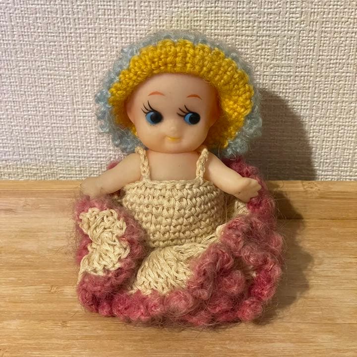 昭和レトロ】✴︎キューピー人形✴︎ニット服✴︎ - メルカリ