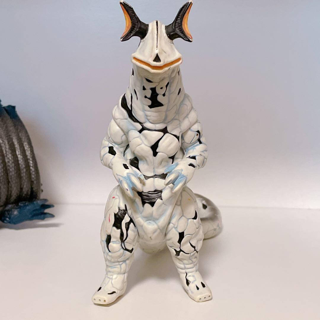 2000年 バンダイ ソフビ ウルトラマン 怪獣 エレキング ミズノエノ