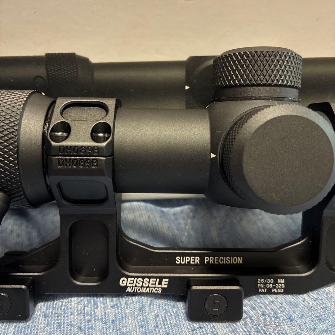 ベクターオプティクス　FORESTER 1-4x24 ショートスコープ　マウント