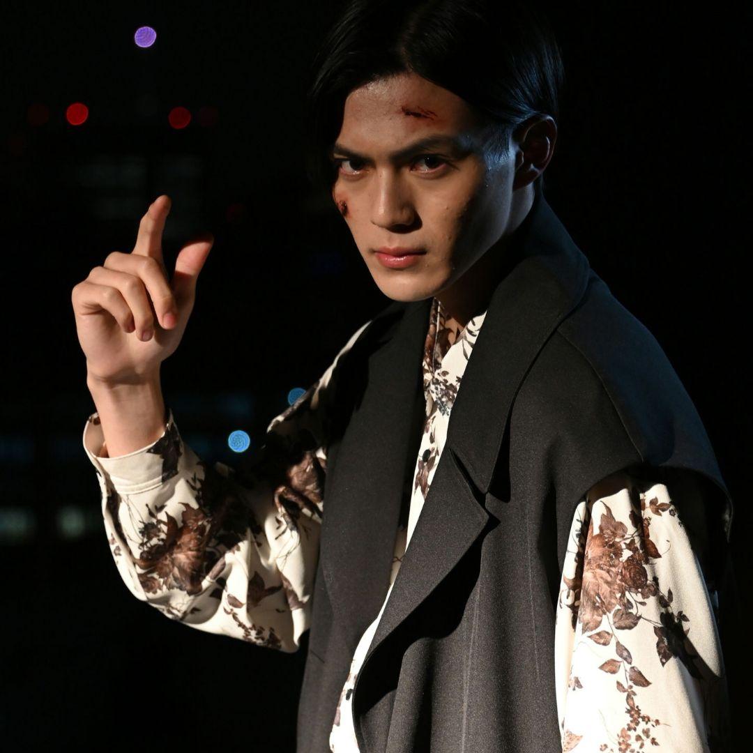 5/25まで出品]仮面ライダーギーツ浮世英寿着用衣装トレンチロング