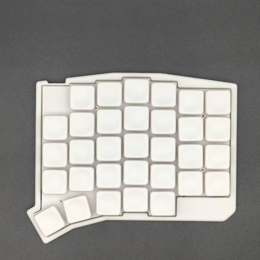 完成品】64キー自作キーボード ロープロファイル 無線化 - メルカリ