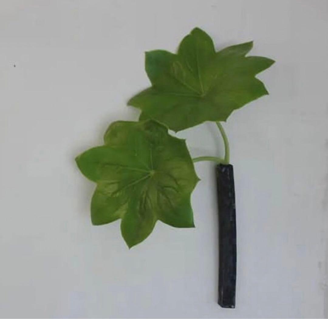 石上照美さん　一輪挿し