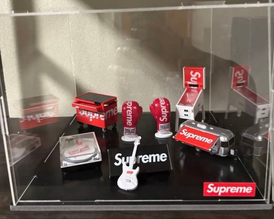 Supreme ガチャガチャ　コンプリート　アクリルケース付き シチュエーションポーチシリーズ！証明写真機＆プリ機ポーチマスコット