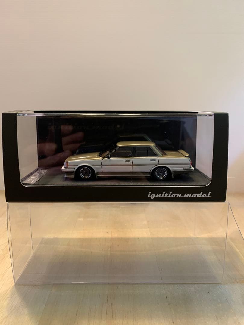 イグニッションモデル　1/43 クレスタ　GX71 ホワイト/ゴールド ミニカーショップグローバル - 1/43 イグニッション トヨタ クレスタ