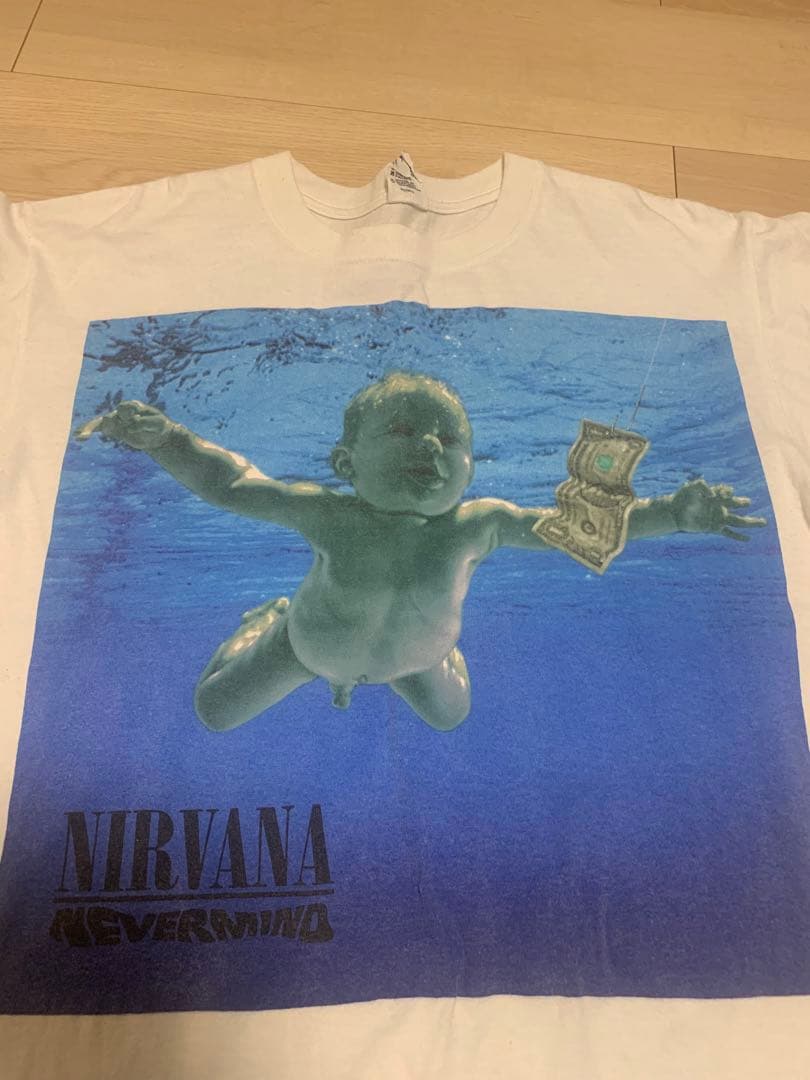 NIRVANA Tシャツ 水中の赤ちゃんデザイン