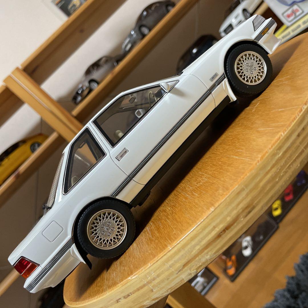 ミニカー 1/18 TOYOTA SOARA 3.0GT-LIMITED