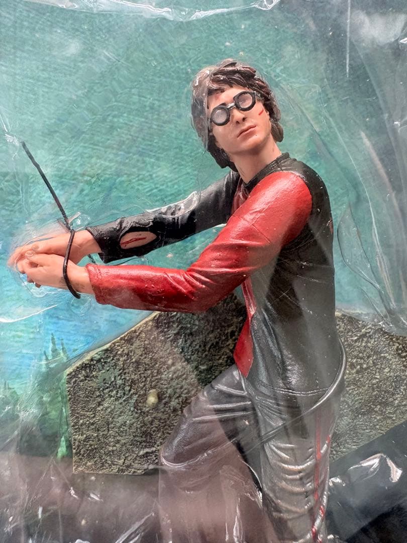 NECA ネカ ハリー・ポッター フィギュア 杖とベース付き