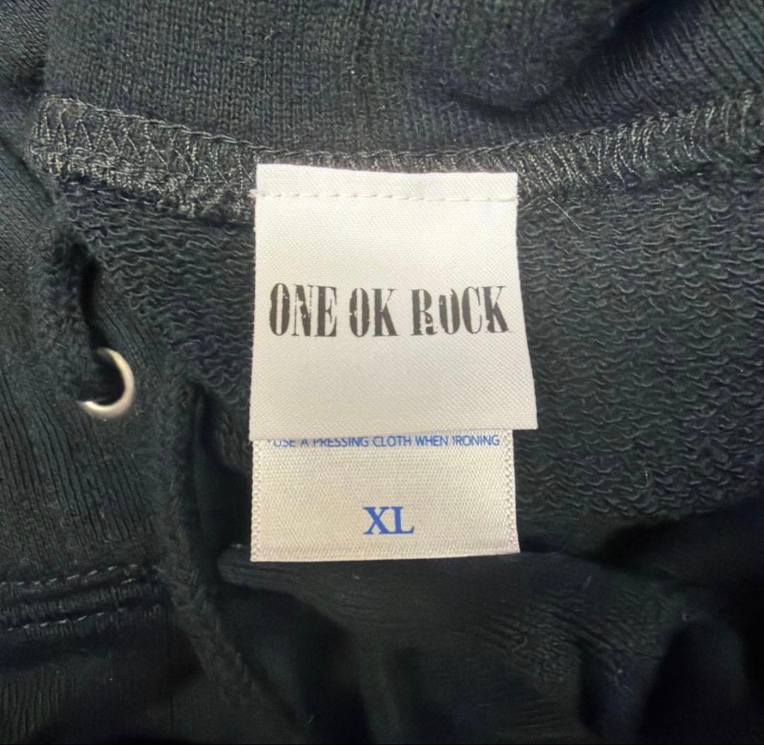 ONE OK ROCK LUXURY DISEASE パーカー(XL)