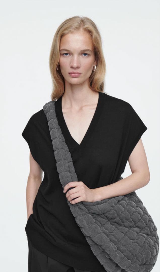 cos キルティングバッグ QUILTED SHOULDER BAG キルトショルダーバッグ ブラック｜COS コス