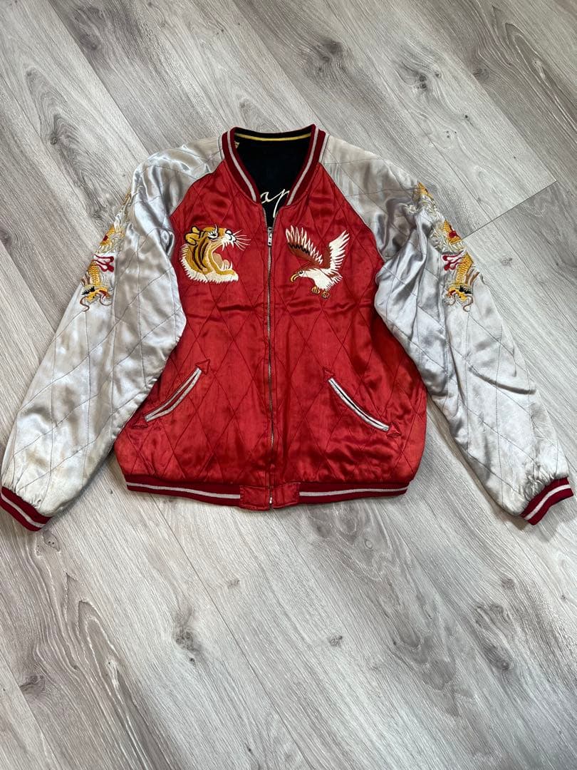 KT様専用】虎と鷹刺繍 スカジャン 赤銀 - メルカリ