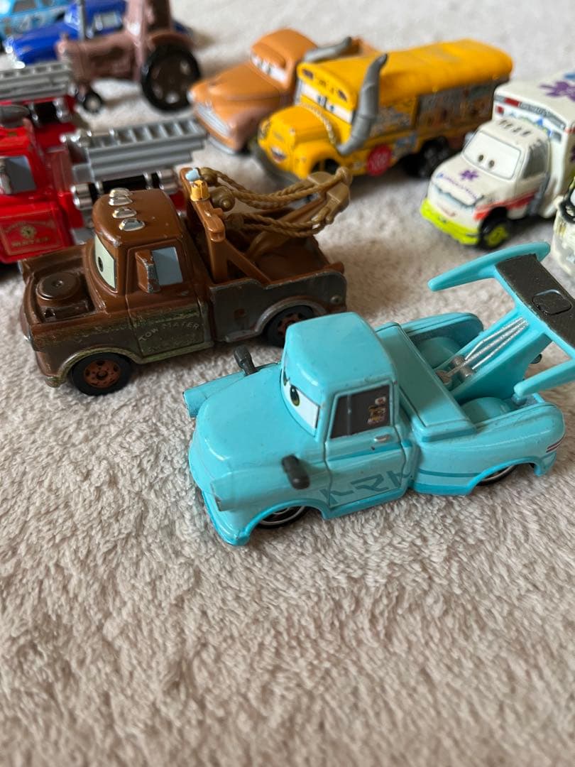 まとめ売り 計18台 カーズトミカ17台 マテル ミニミニカーズ1台 廃盤