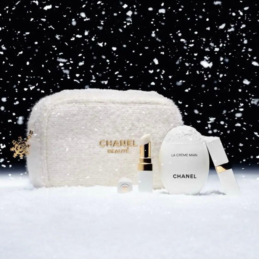 【新品未使用】 CHANEL クリスマスコフレ2024 エッセンシャルケアセット シャネル×クリスマスコフレ2024】ポーチ付きのメイクセットや