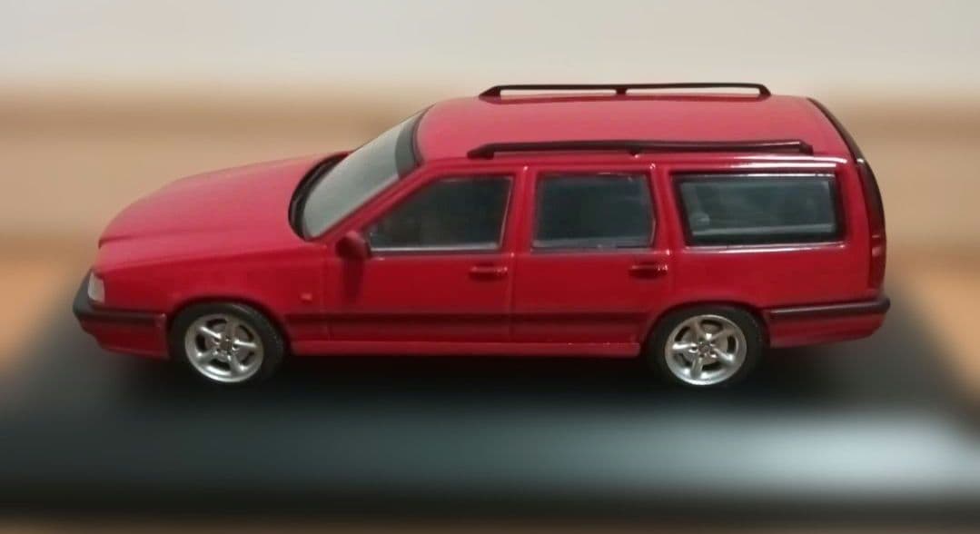 MINICHAMPS✪Volvo 850 レッド 1/43スケール