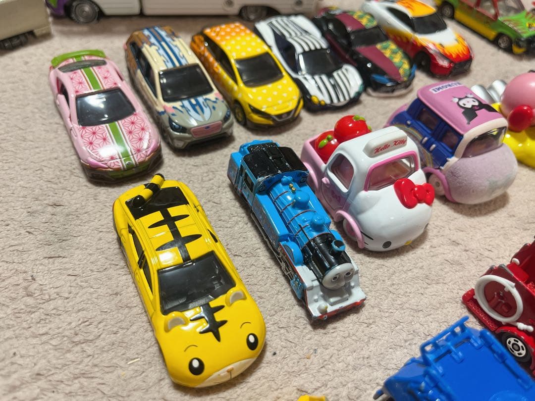 【まとめ売り】トミカ ディズニー 鬼滅の刃 サンリオ キャラクター多数 ケース付