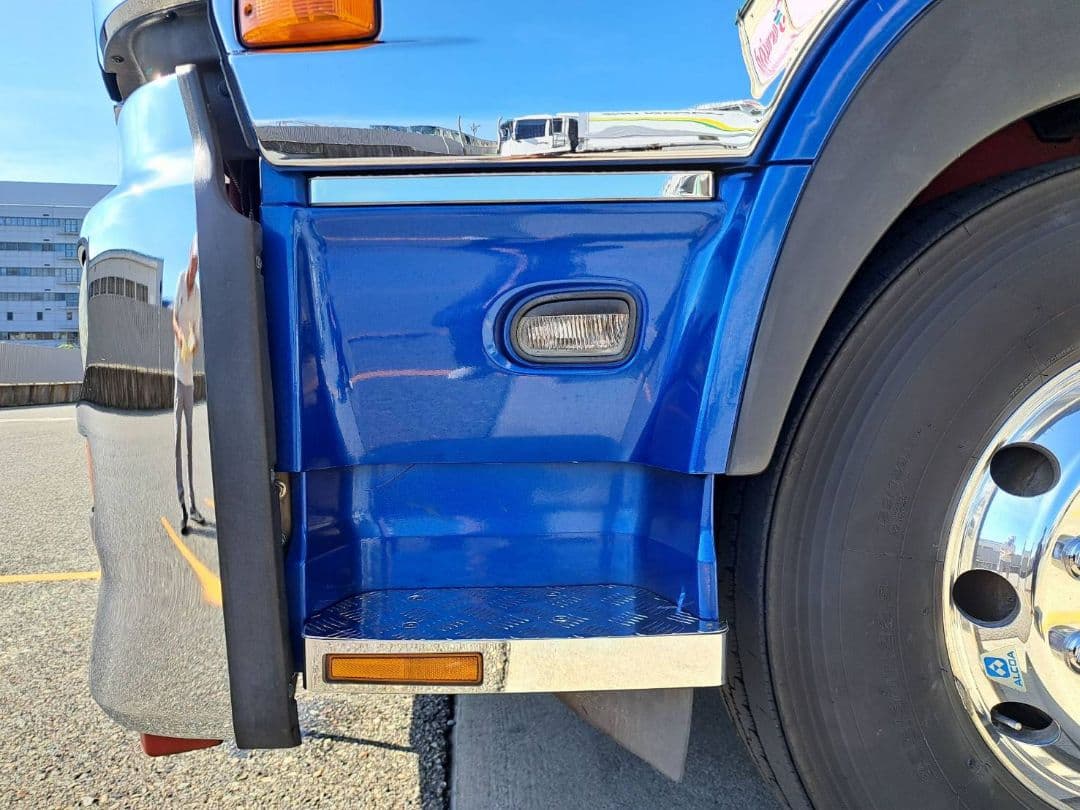 クオン サイドステップ アルミ縞板 下段セット ボルトナット付き