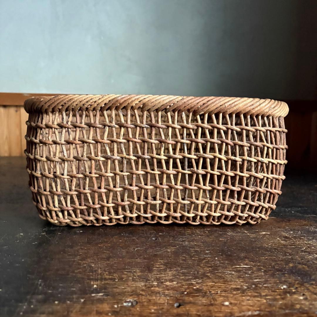 《あけび蔓編み平籠》秋田県産