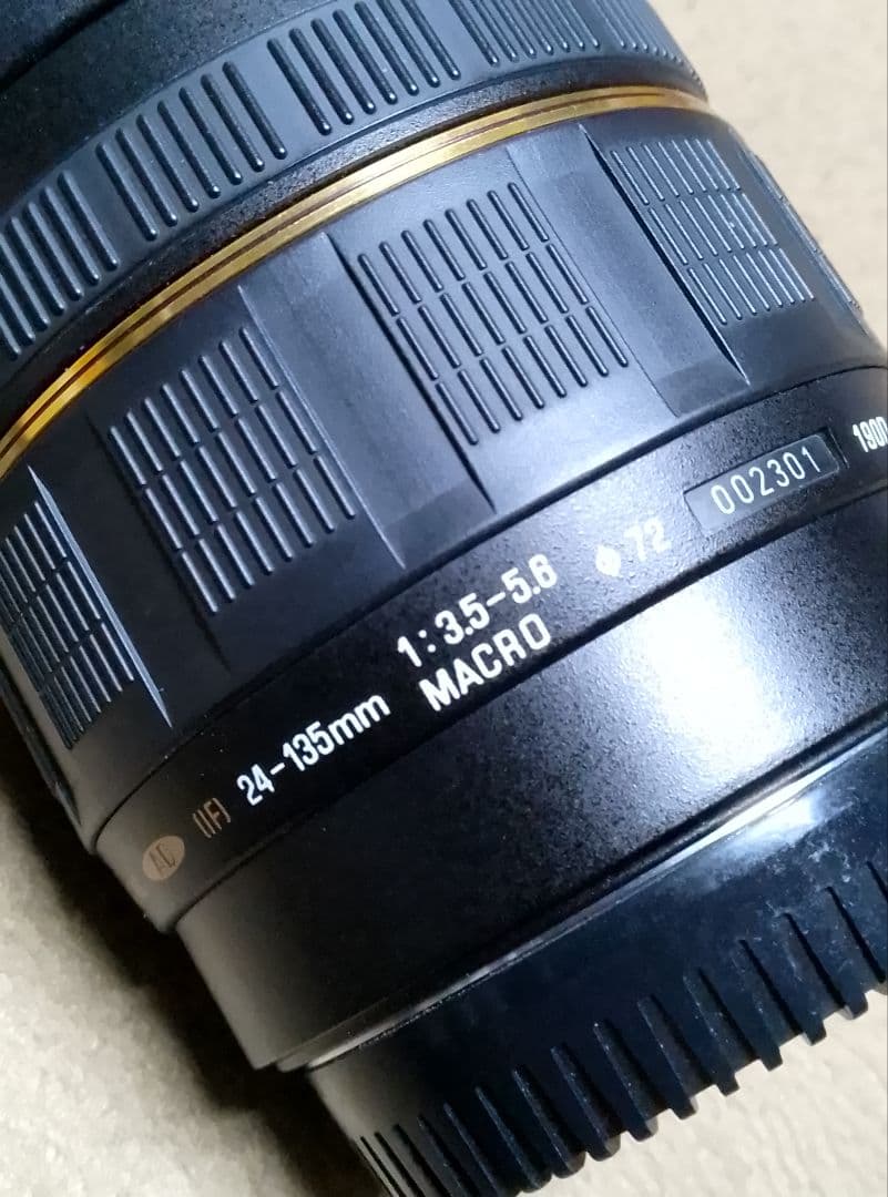 TAMRON 24-135mm f/3.5-5.8 マクロレンズ