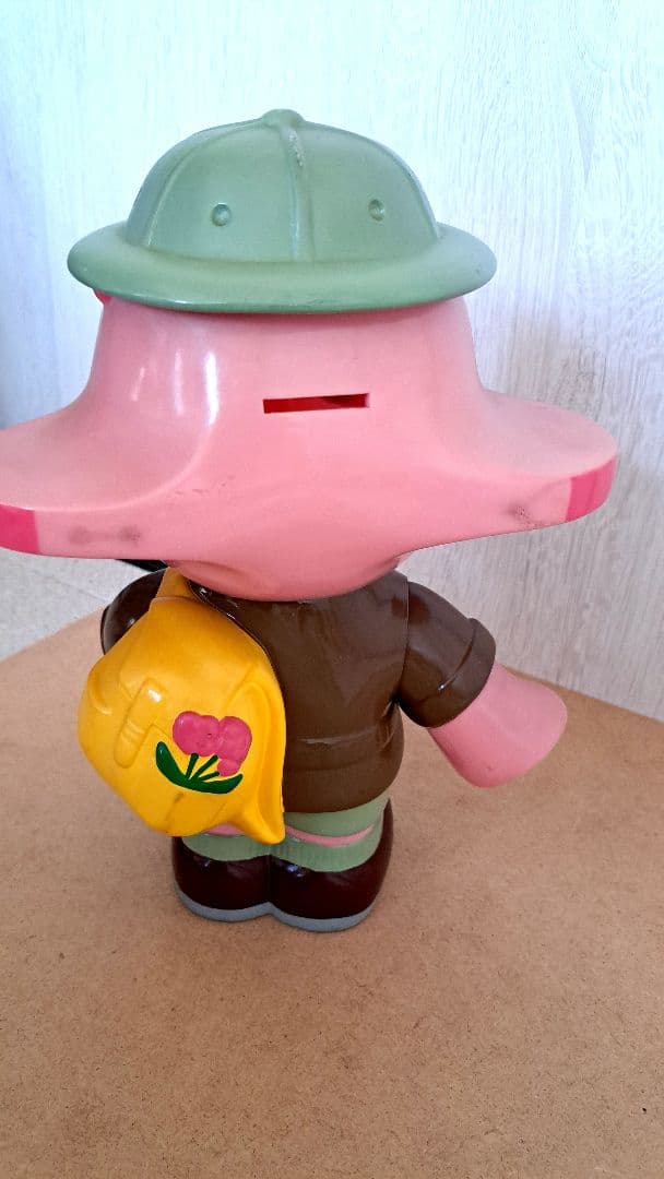 佐藤製薬　サト子ちゃん 探検家　貯金箱フィギュア　高さ３２cm