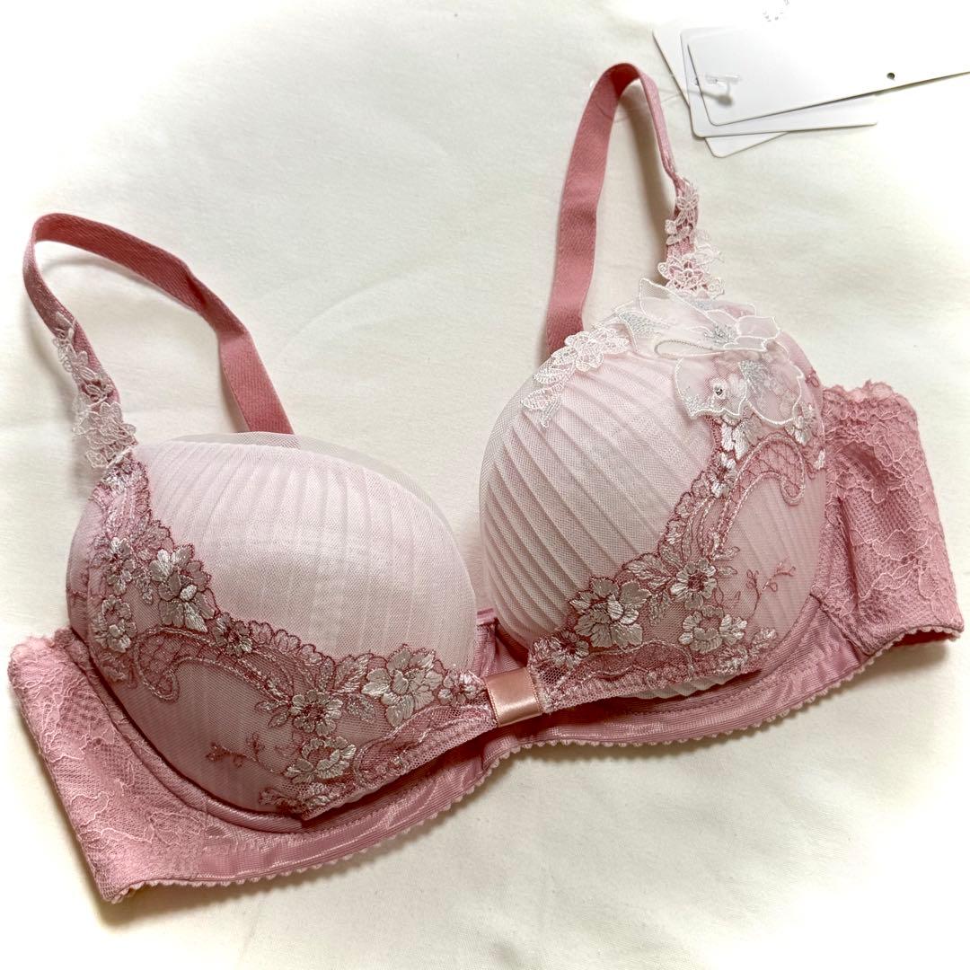 ワコール パルファージュ リボンブラ スミレ E65M - メルカリ