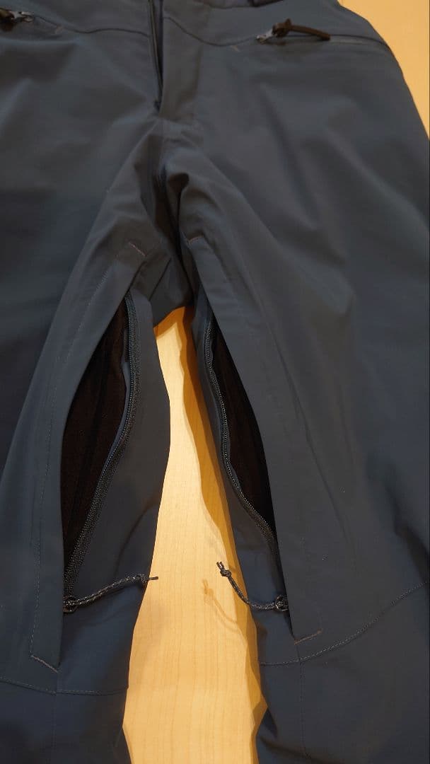 SALOMON サロモン スキーウェア パンツ(サスペンダー付き)ブルーSサイズ