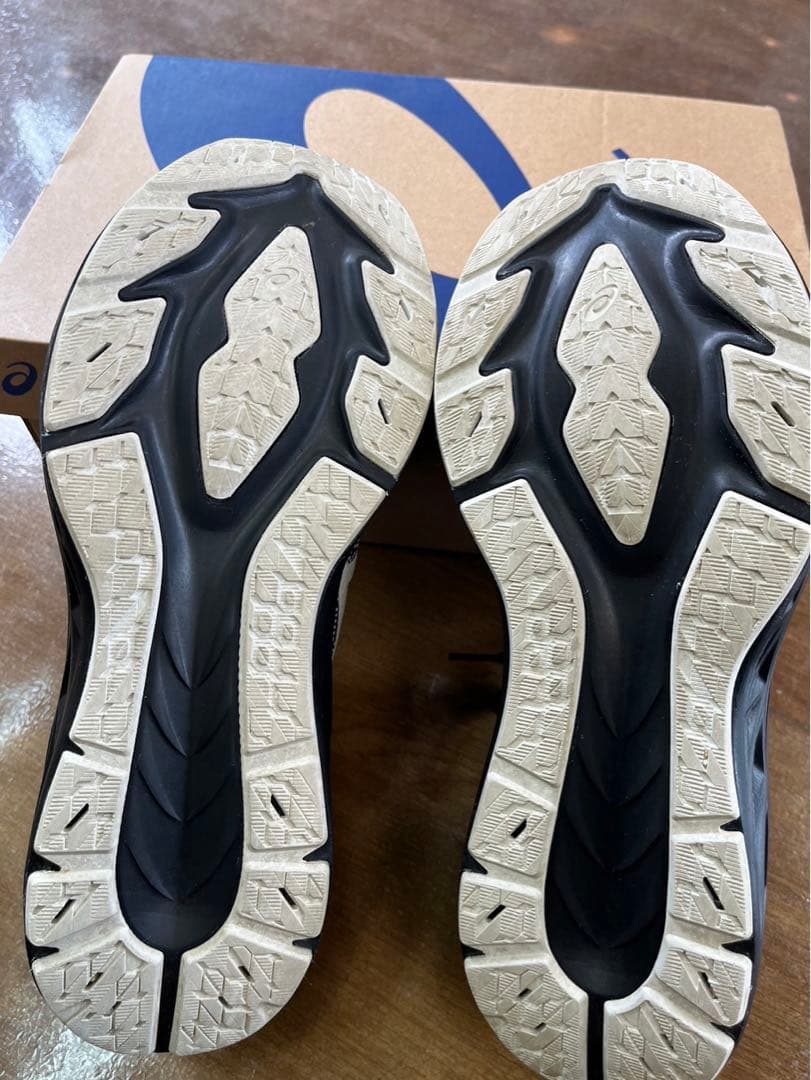 【美品】asics DYNABLAST 3   25.5cm