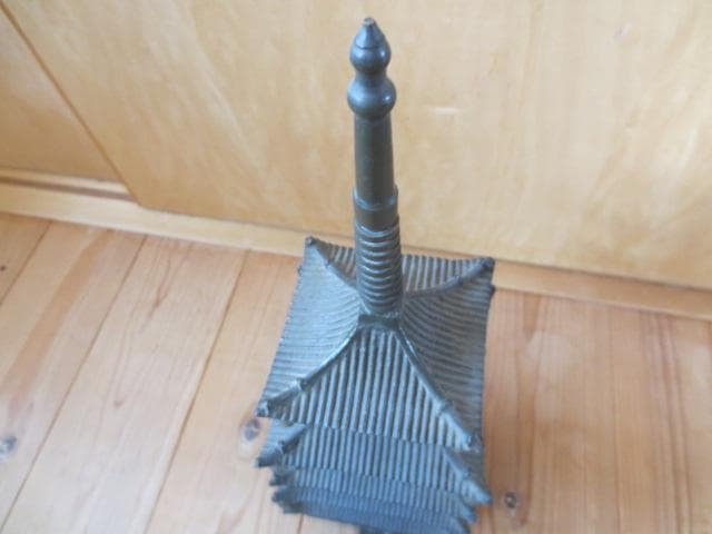 R7/05/7-5　　銅器　五重の塔　　高42 重量約3.5㎏