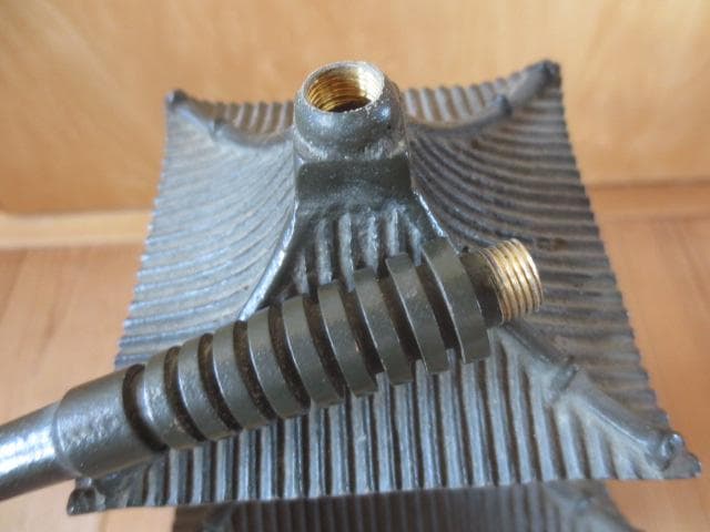 R7/05/7-5　　銅器　五重の塔　　高42 重量約3.5㎏