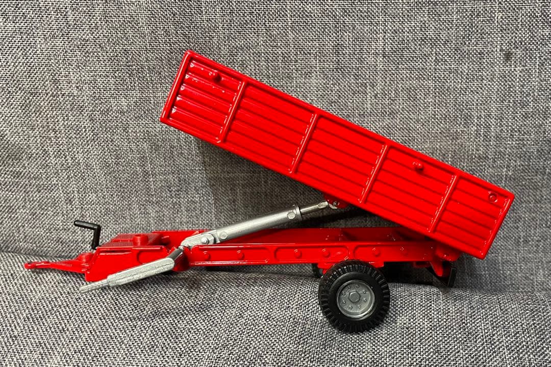 PORSCHE MUSEUM ポルシェミュージアム 荷台 ミニカー（レッド）