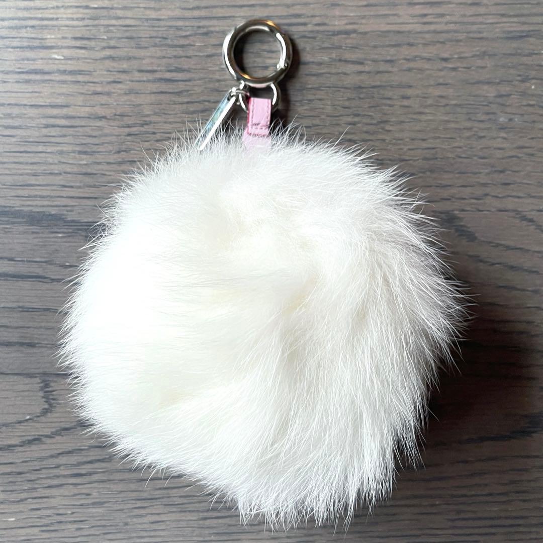 FENDI フェンディ ハート ポンポンファー バッグチャーム キーホルダー