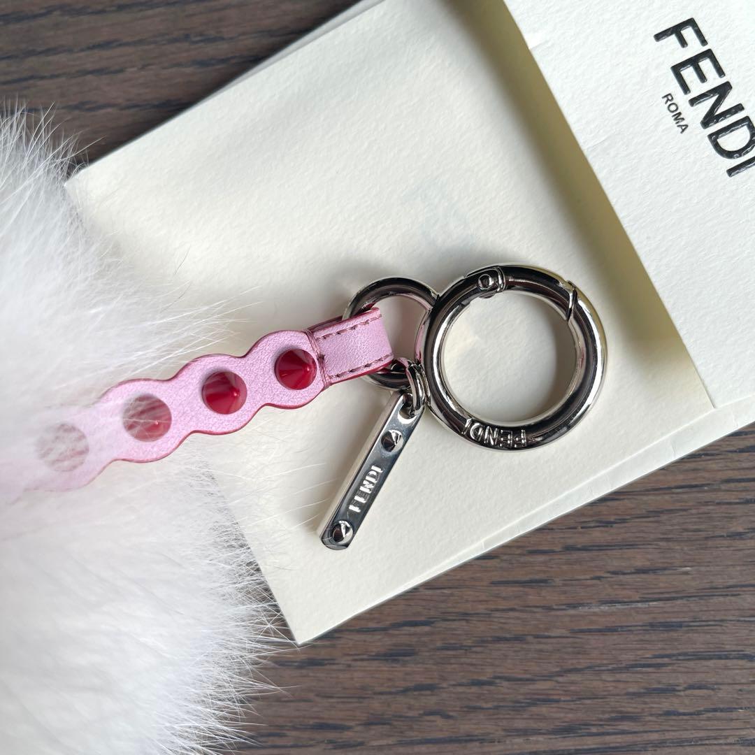 FENDI フェンディ ハート ポンポンファー バッグチャーム キーホルダー