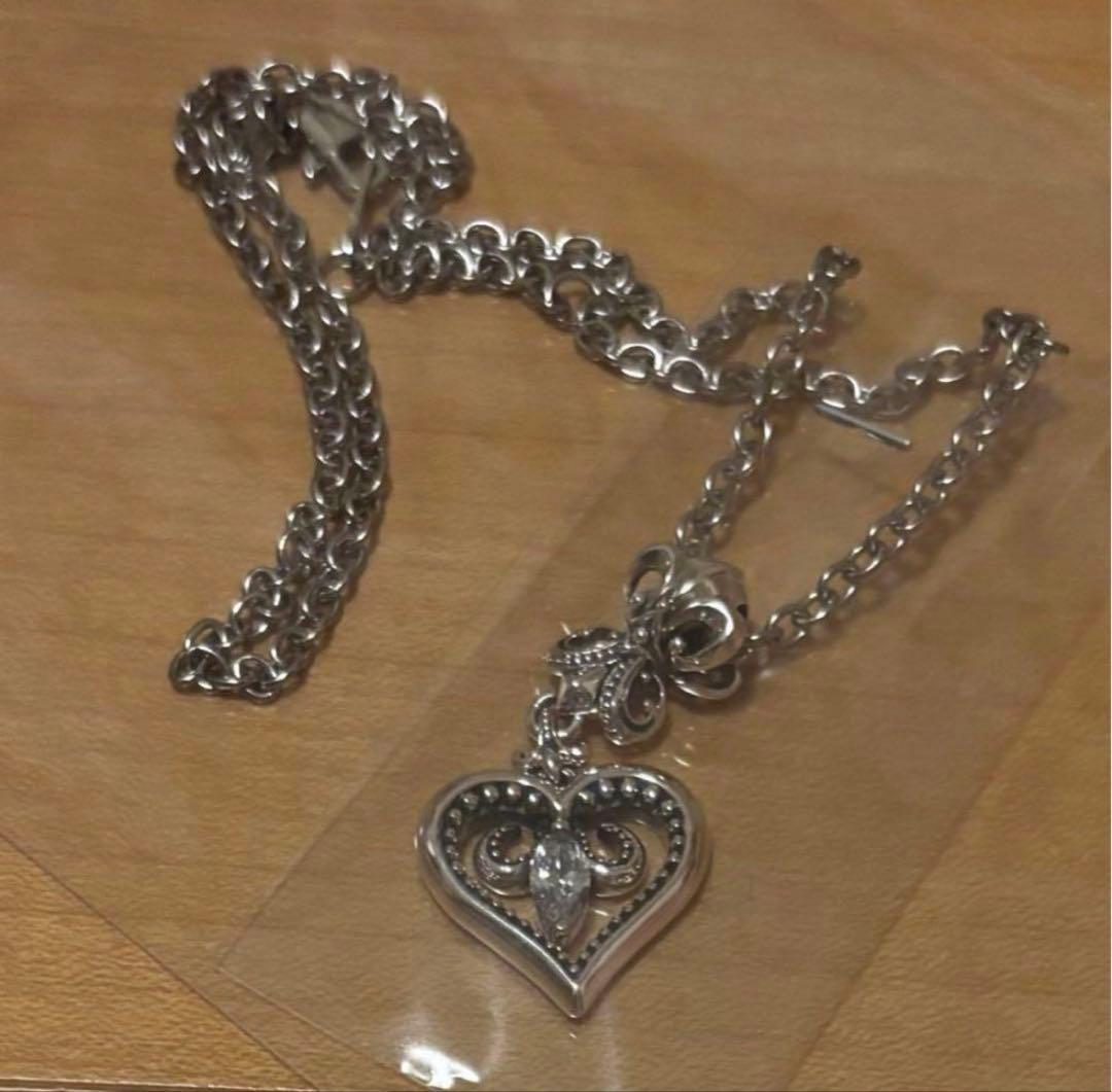 シルバー925 フルール・ド・リス ハート型ネックレス たくむ着用