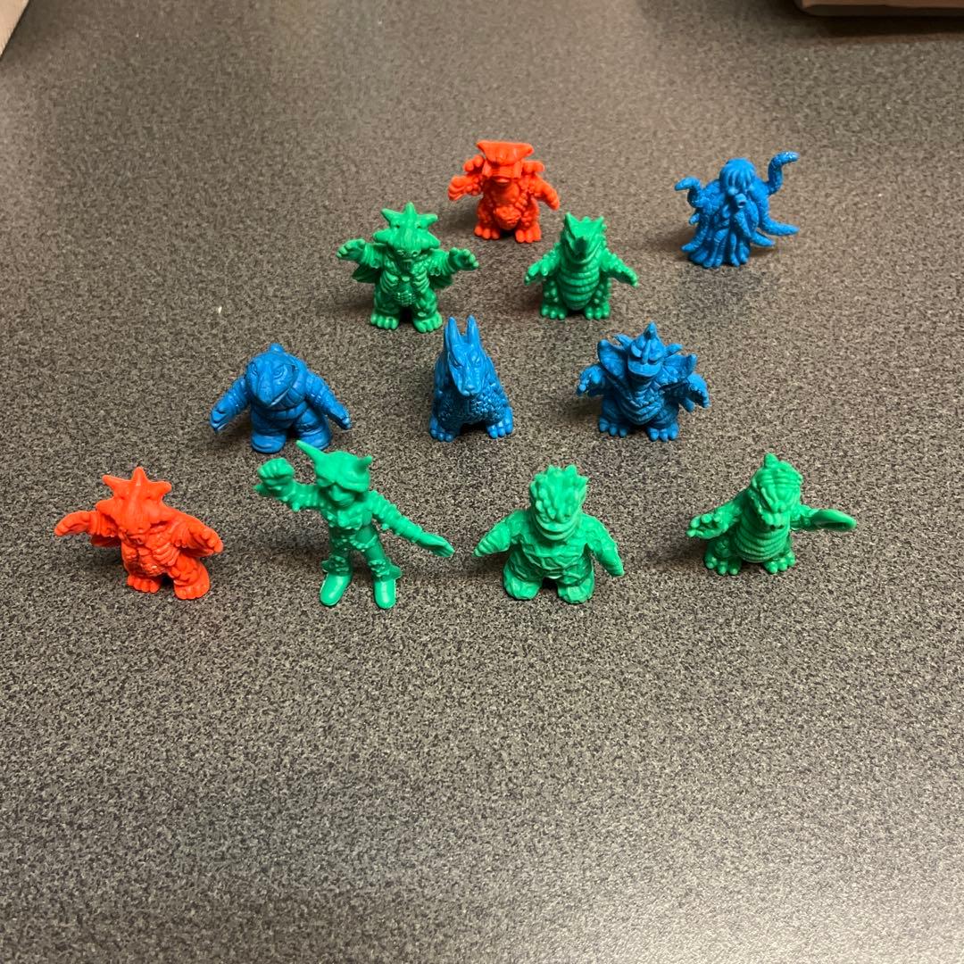 ウルトラマン怪獣消しゴム専用ぺージ 本］ウルトラ怪獣消しゴム図鑑 | 三才ブックス オンラインショップ