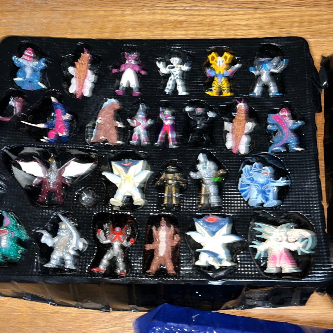 ティガモンスター超全集 PART1 PART2ウルトラモンスター超全集 - メルカリ