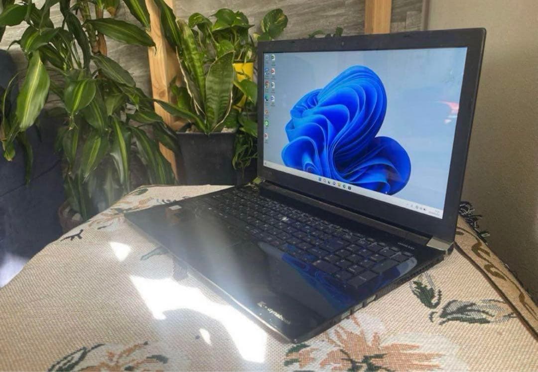 東芝 設定済みノートパソコン【高年式・大容量1TB・カメラ搭載】☆即使用