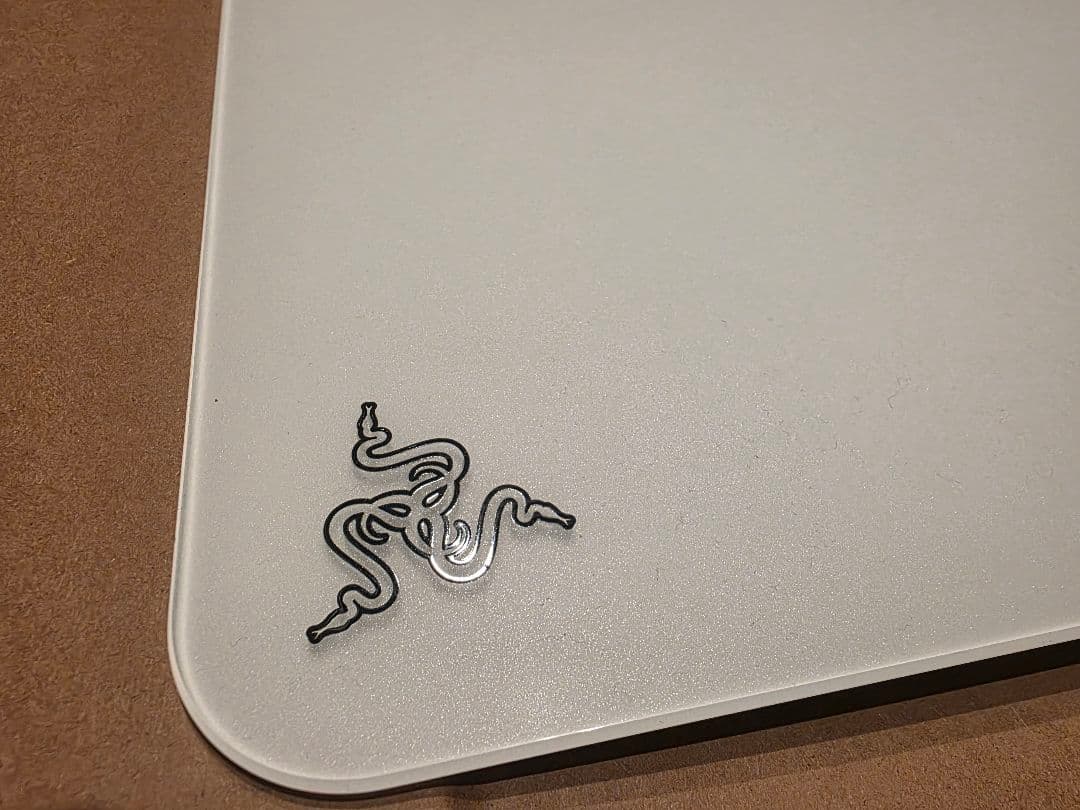 razer atlas 白 マウスパッド ガラス 箱付き - メルカリ