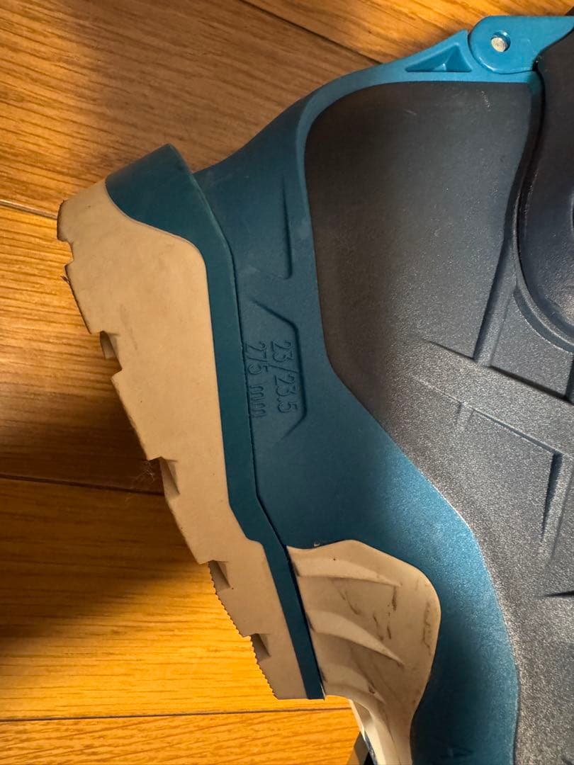 ヨッシー　SALOMON QST PRO 90 W 23.0cm